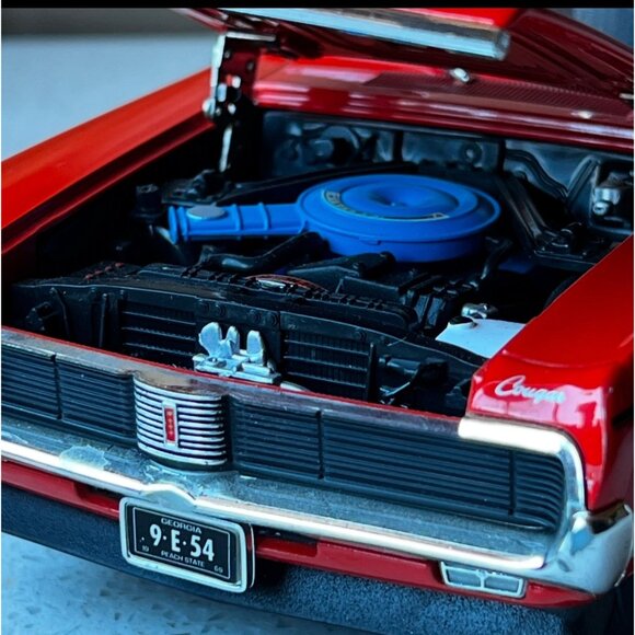 Mercury Cougar 1969 Die-Cast Model 1:18 Scale Red Collectible Car - Picture 7 of 10